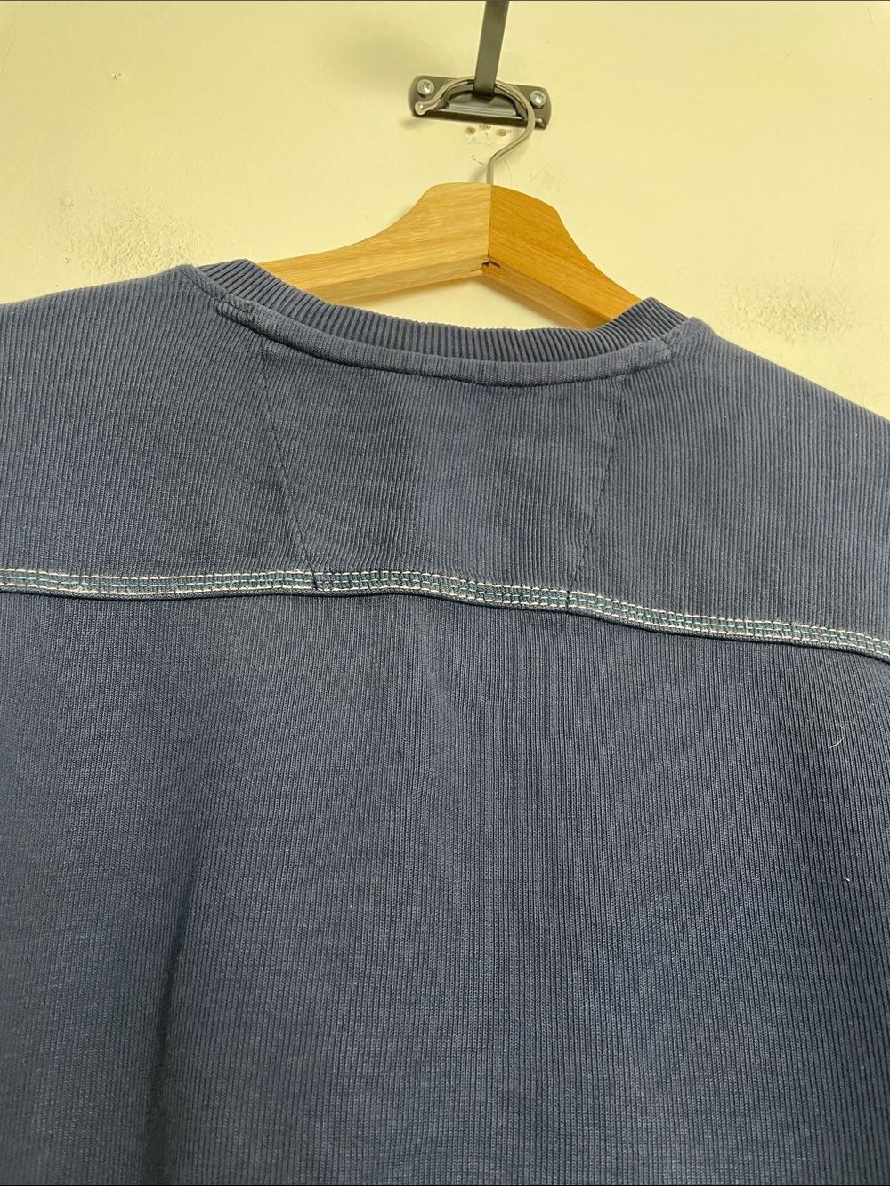 Tommy Bahama Men's M Navy Blue Crewneck Sweatshirt Pullover Casual Outdoor - Picture 5 of 7